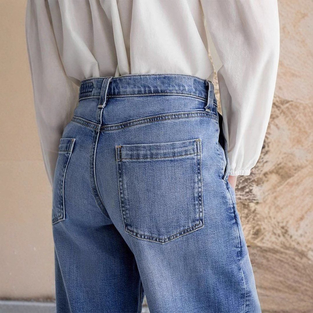Vintage Wash Belted Wide Leg Jeans image 4